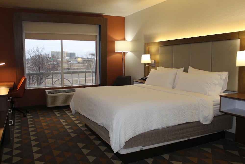 Holiday Inn Express Hotel & Suites Rockford Loves Park by IHG - photo 19