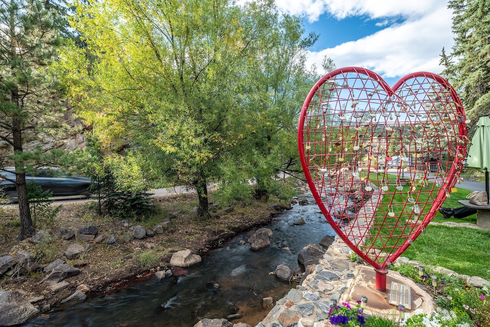 Highland Haven Creekside Inn - photo 183