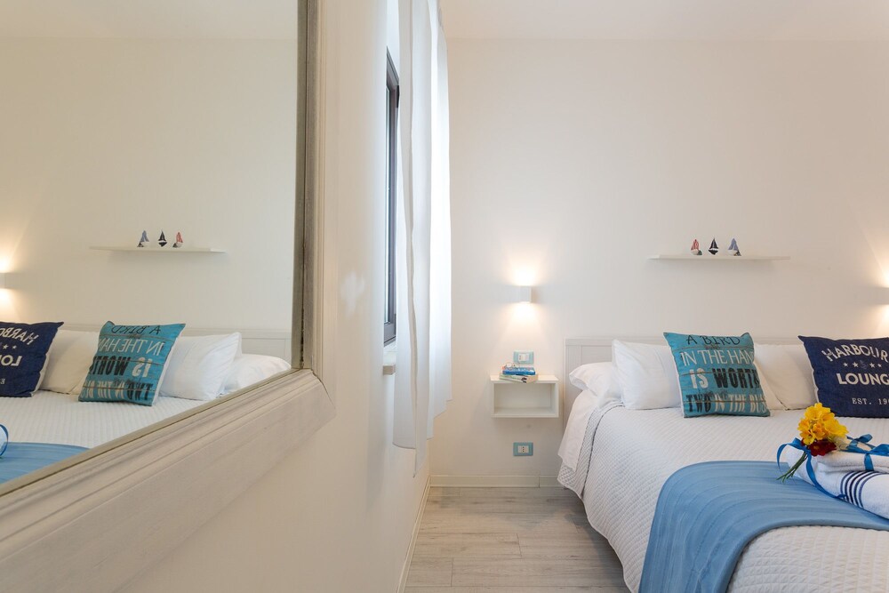 Acqua Azzurra Holiday Home — 4-Star Luxury Hotel in Marina Di Ragusa, Italy