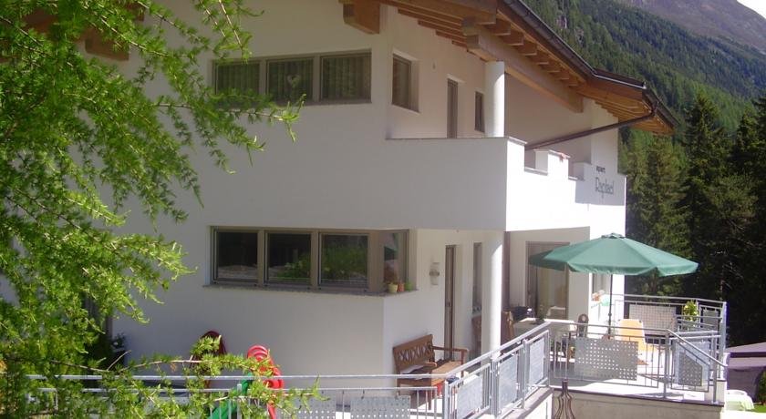 Apart Raphael — 4-Star Luxury Hotel in Umhausen, Austria