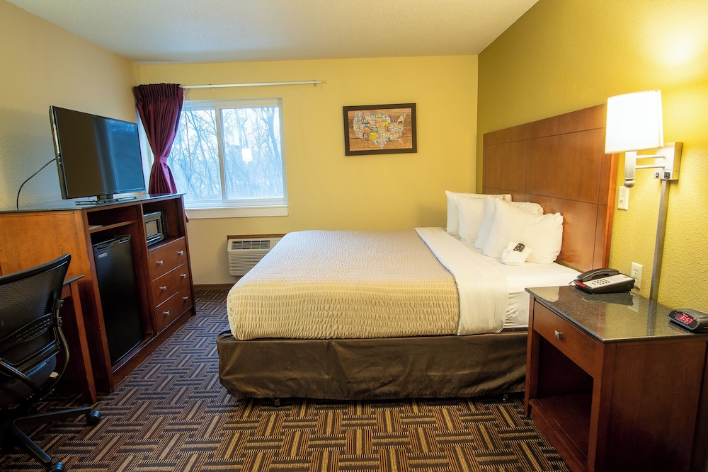 Coratel Inn & Suites By Jasper River Falls - photo 6