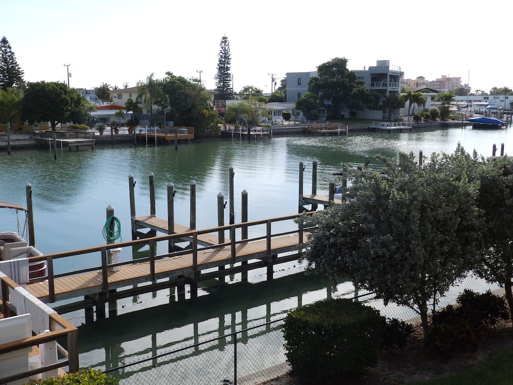 Treasure Island Hotel and Marina - photo 54