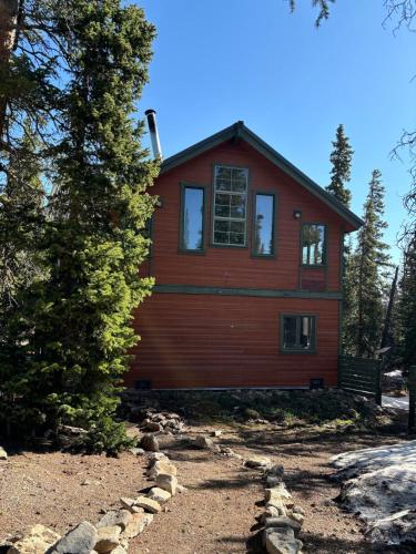 4 Bedroom Family Friendly Chalet on Hiking Trails — 4-Star Luxury Hotel in Fairplay, United States