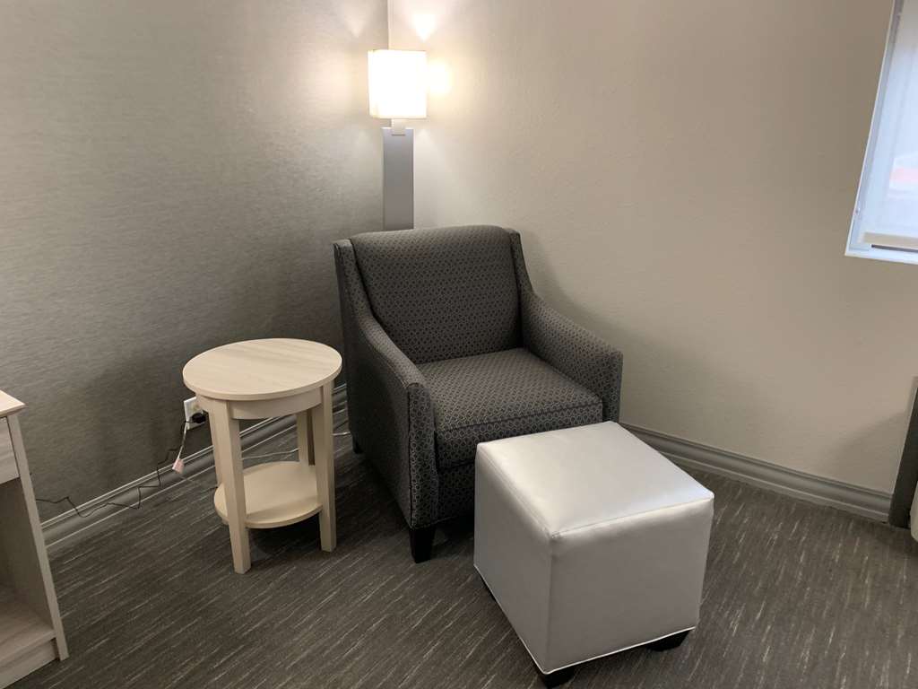 Best Western Plus Clarks Summit Scranton - photo 12