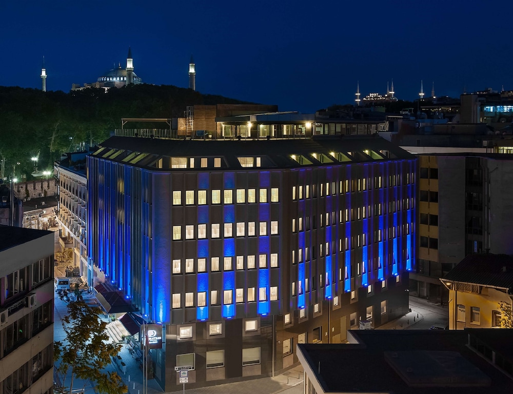 DoubleTree by Hilton Hotel Istanbul Sirkeci — 4-Star Luxury Hotel in Istanbul, Turkey