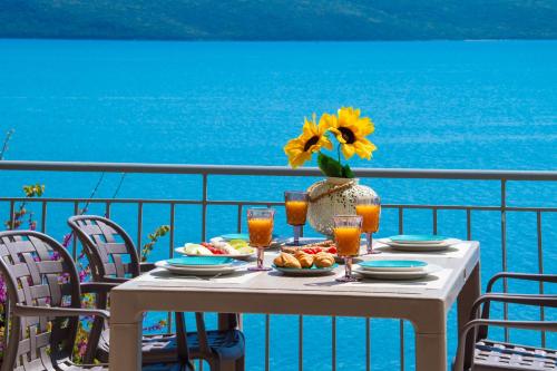 Meteora Suites - carbon neutral hotel in Unknown City
