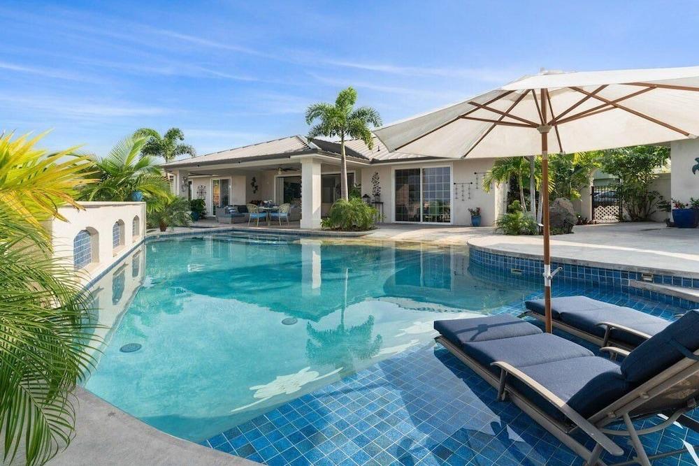 Kona Bubbles — 4-Star Luxury Hotel in Kailua-Kona, United States