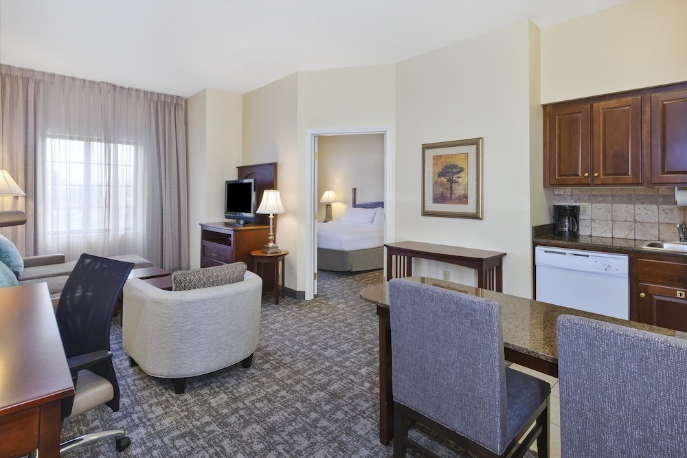 Staybridge Suites Lansing Okemos - photo 13