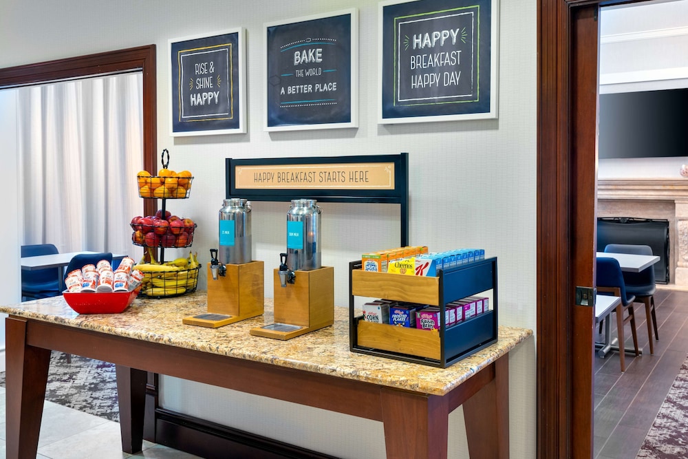 Hampton Inn & Suites Hartford Farmington - photo 37