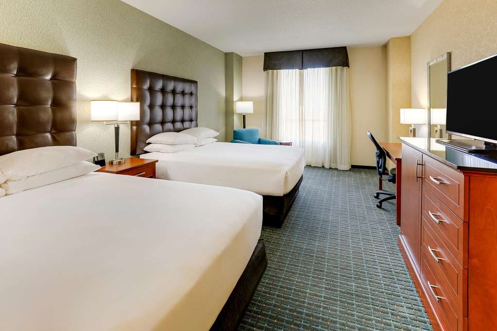 Drury Inn & Suites Phoenix Chandler Fashion Center - photo 35
