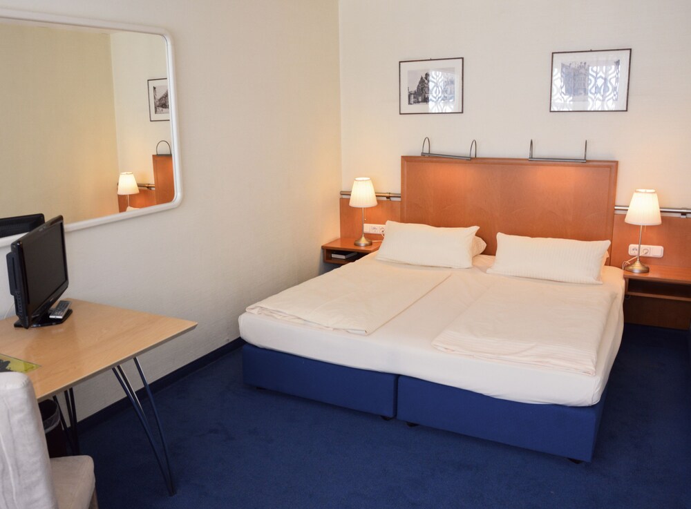 Hotel Lex im Gartenhof — Munich — photo 4