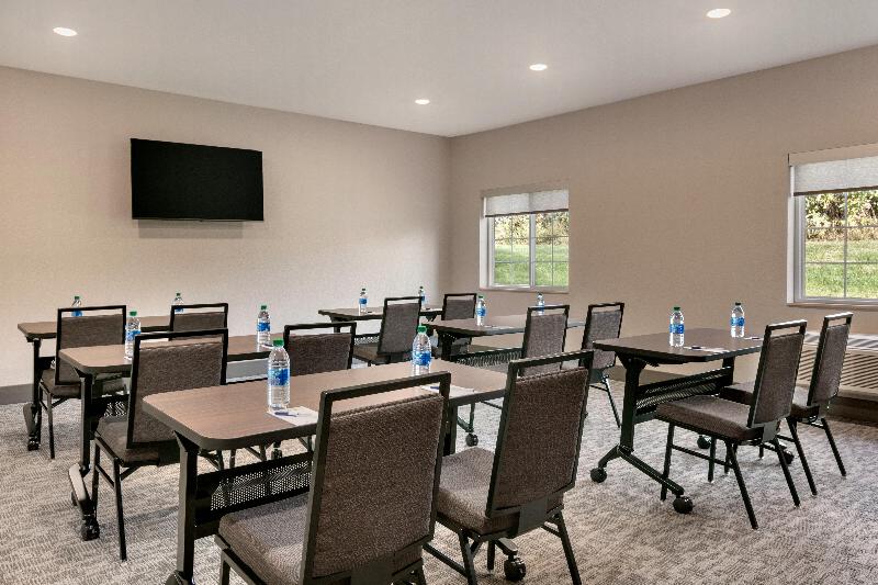 Candlewood Suites Springfield North - photo 41