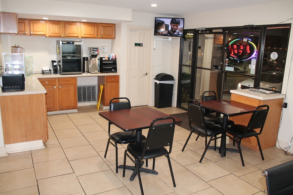 Americas Best Value Inn Tuscaloosa - photo 17