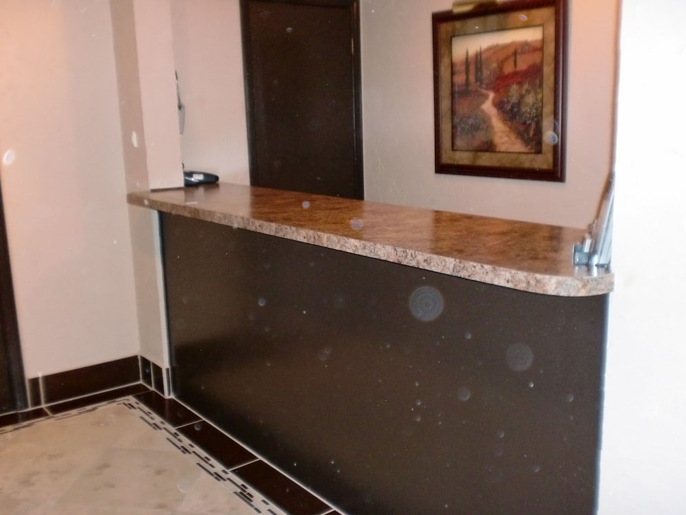 The North Shore Inn - photo 3