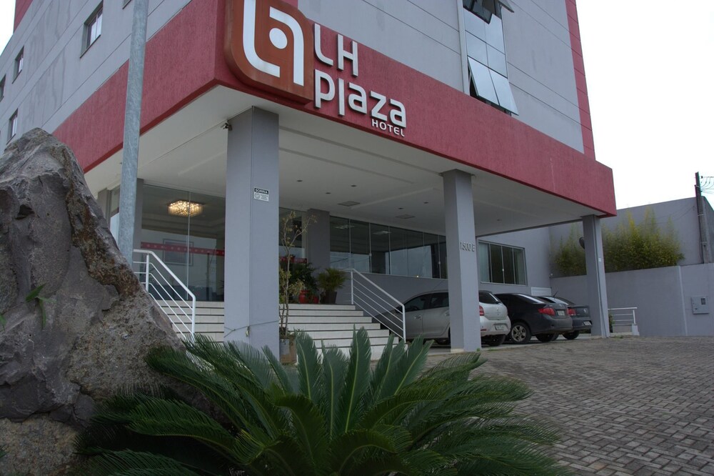 LH Plaza Hotel in Chapeco, Brasil