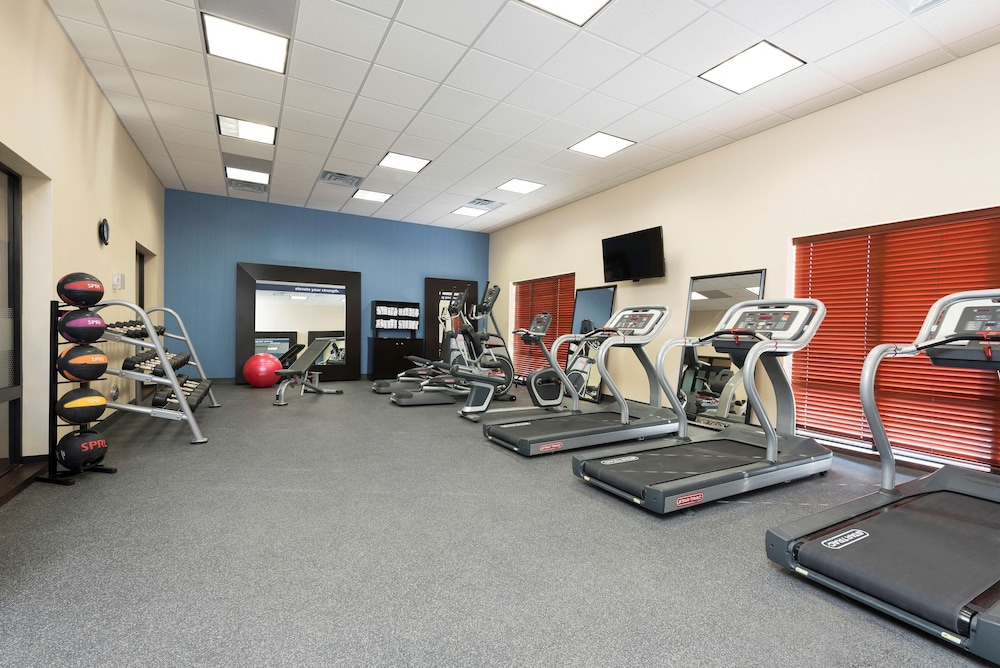 Hampton Inn Kalamazoo - photo 21