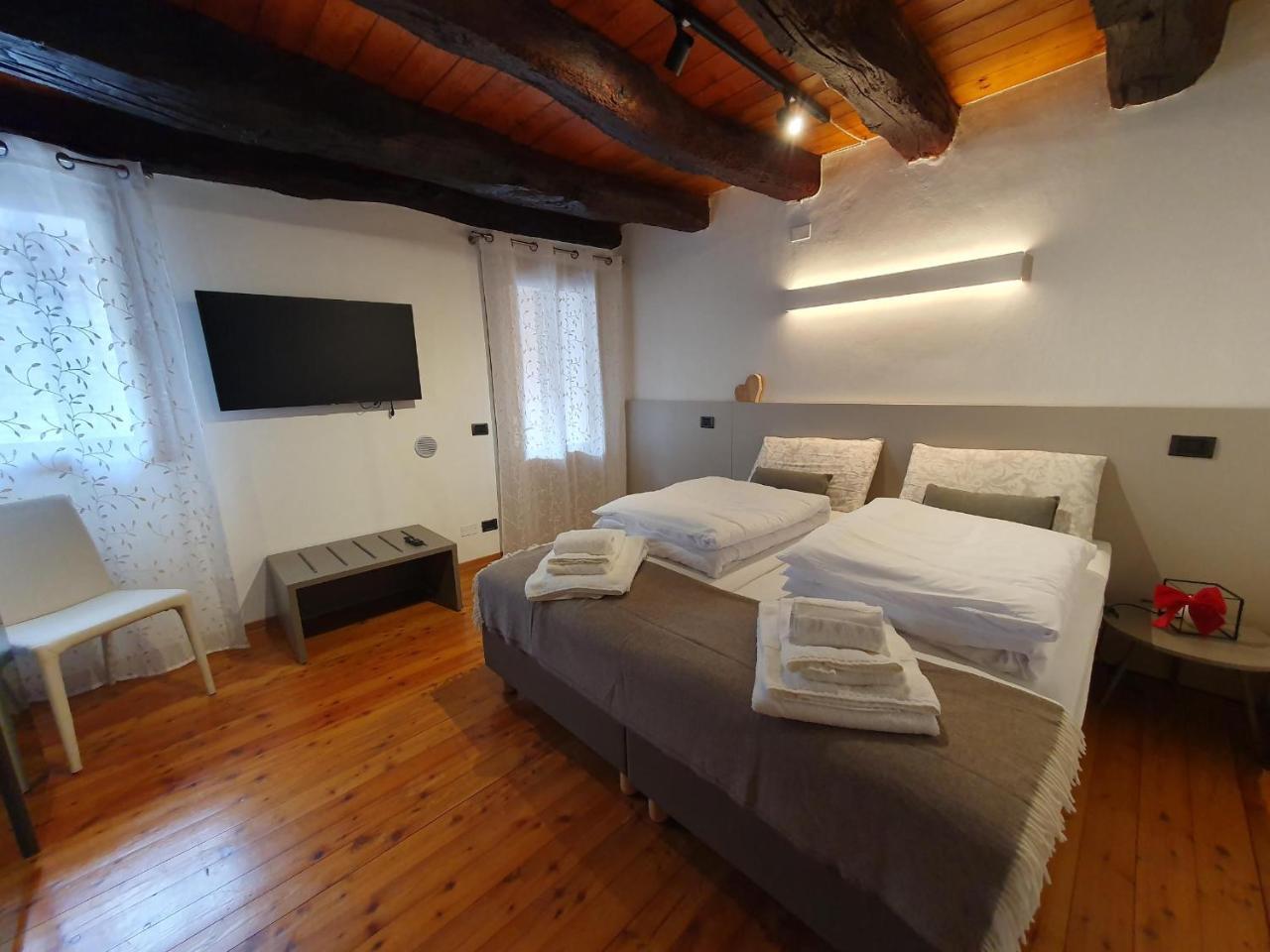 I Gelsi Holiday Home — 4-Star Luxury Hotel in Lago, Italy
