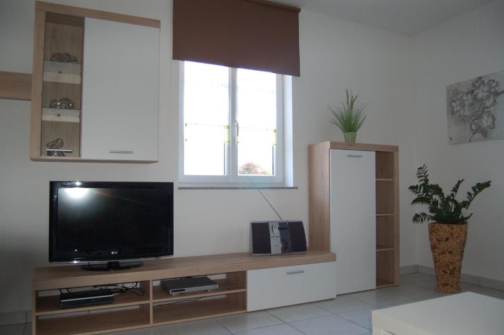 Ferienwohnung Frate — 4-Star Luxury Hotel in Velden Am Woerthersee, Austria