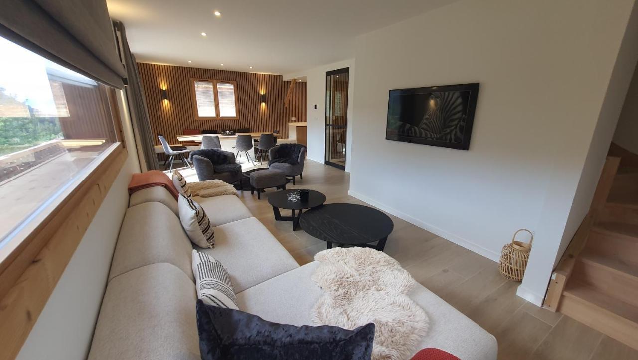 Bright & Elegant Stand Alone Chalet 8 Ppl Vois Le Mont — 4-Star Luxury Hotel in Les Gets, France