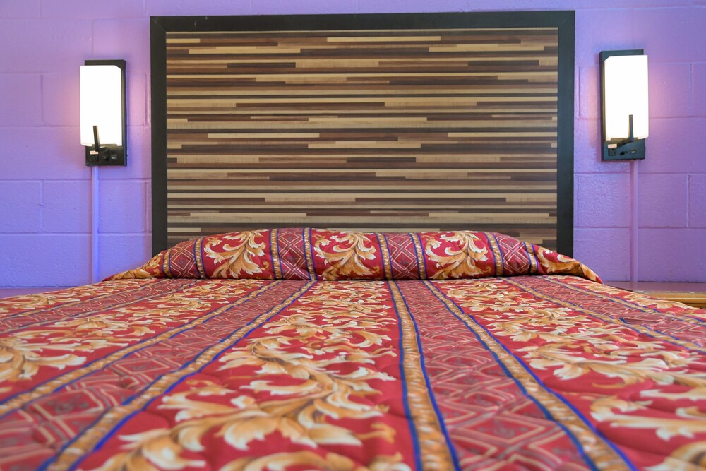 Merle Motel - photo 12