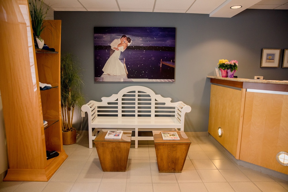Bay Pointe Inn - photo 2