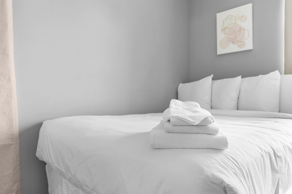 Beds on Broadmoor Two Units - photo 9