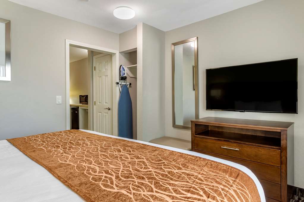 Comfort Inn & Suites North Little Rock JFK Blvd - photo 19