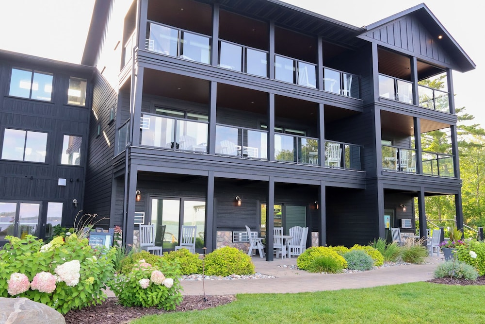 Quarterdeck Resort & Restaurant - photo 118