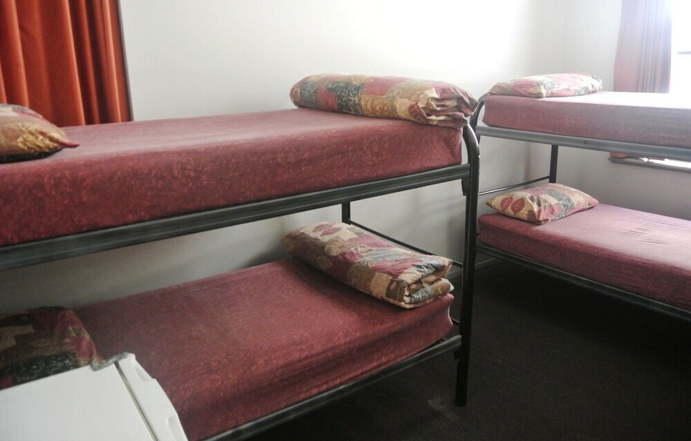 Globe Backpackers City Oasis Resort — Perth