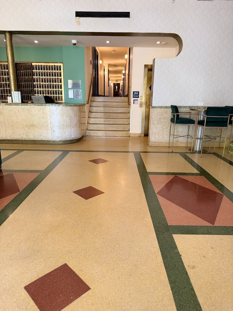 Crest Hotel Suites - last minute hotel in Miami Beach