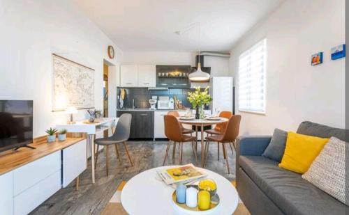 Apartman Olive — 4-Star Luxury Hotel in Supetar, Croatia