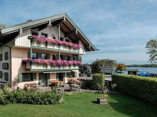 Hotel Garni Möwe am See in Prien Am Chiemsee, Germany