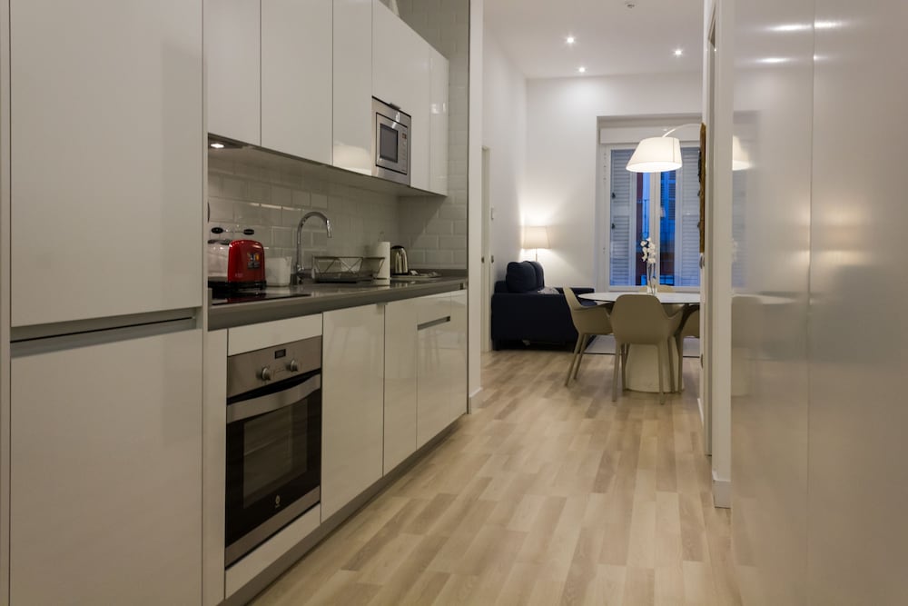 Arenal Suites Gran Vía — 4-Star Luxury Hotel in Madrid, Spain