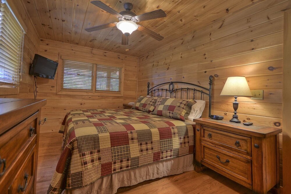 Grin Inn Bear It - photo 6