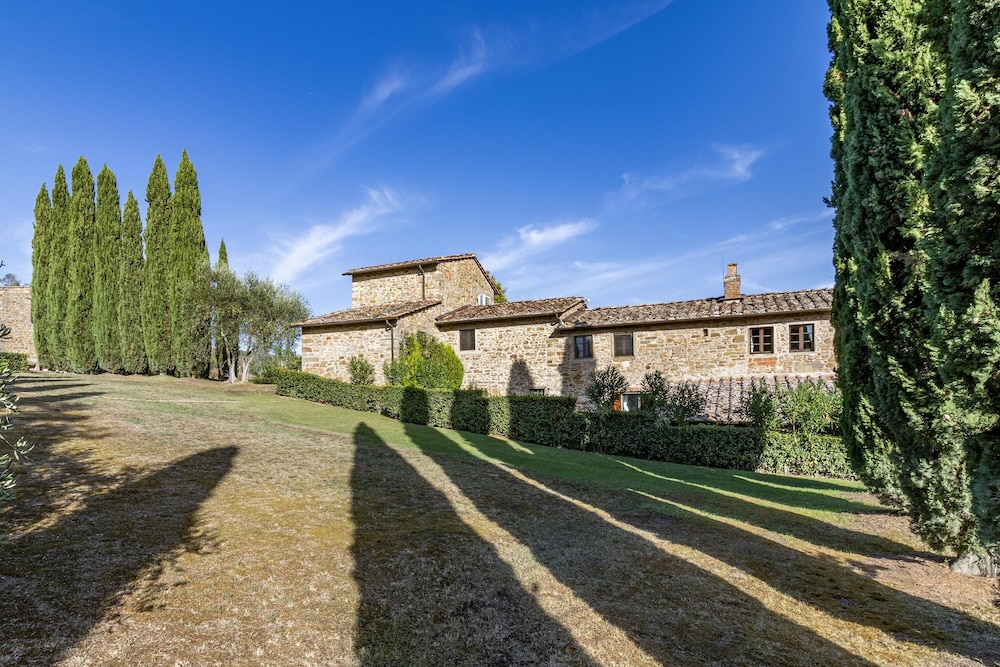 Casale Al Sole Tra Le Vecchie Vigne 10 in Radda In Chianti, Italy