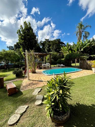 Kitnet Aconchegante Simples e Bem Localizada in Serra Negra, Brasil