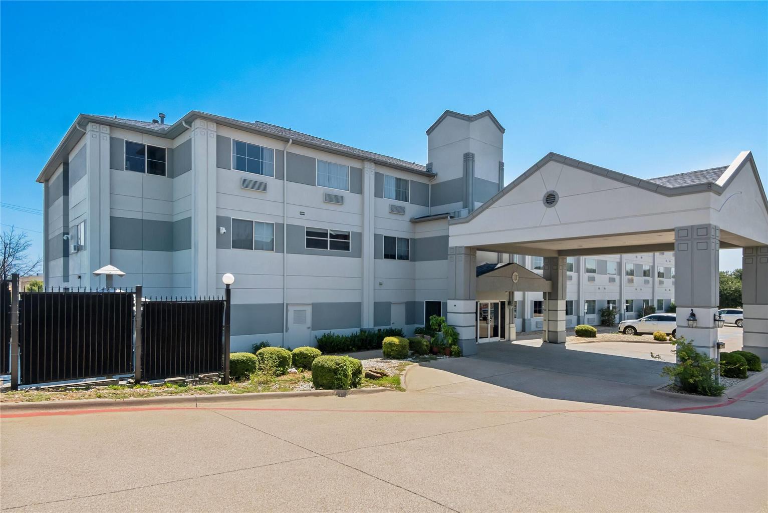 Super 8 by Wyndham Weatherford - photo 2