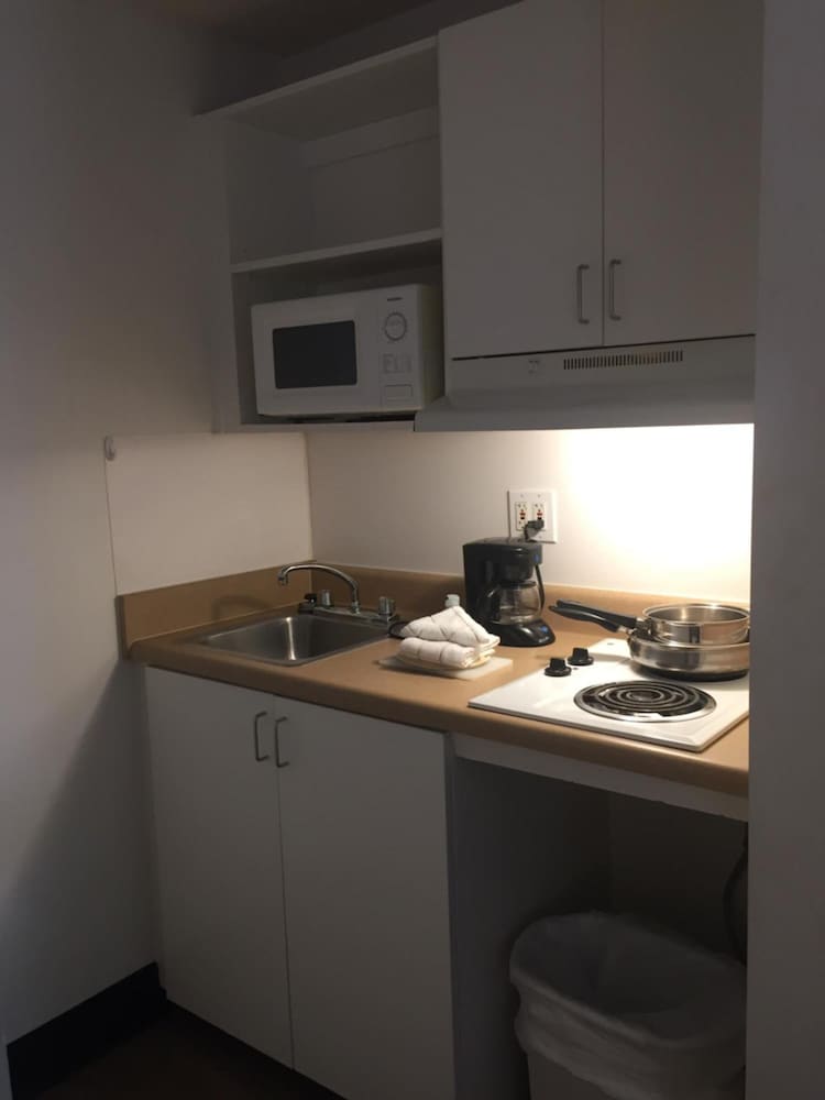 Studio 6 Extended Stay Greensboro NC I 40 - photo 21