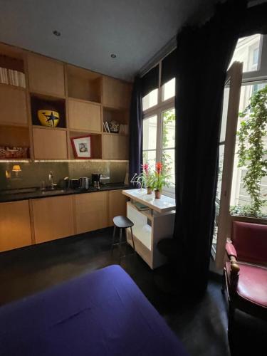 Paris Marais 75004 Seine River — 4-Star Luxury Hotel in Paris, France
