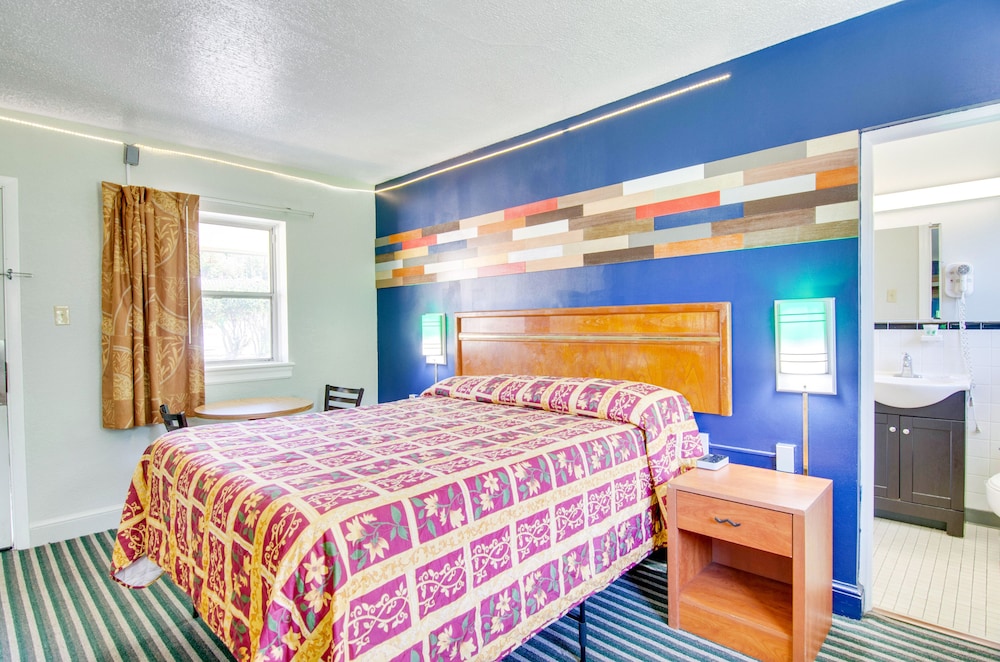 Scottish Inns Collinsville Martinville - photo 10