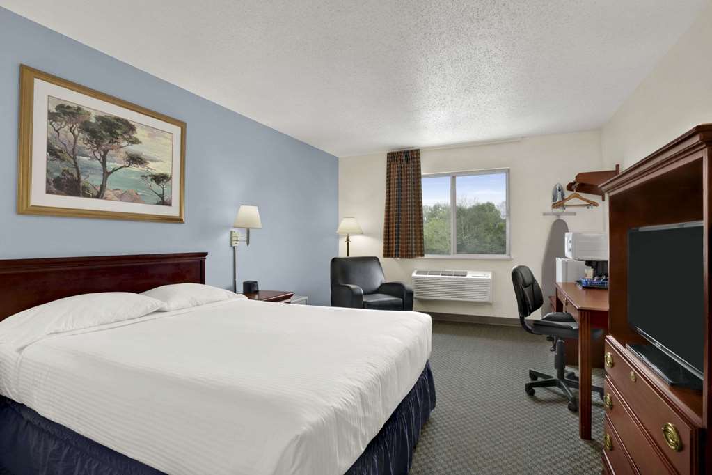 Super 8 by Wyndham Washington - photo 7