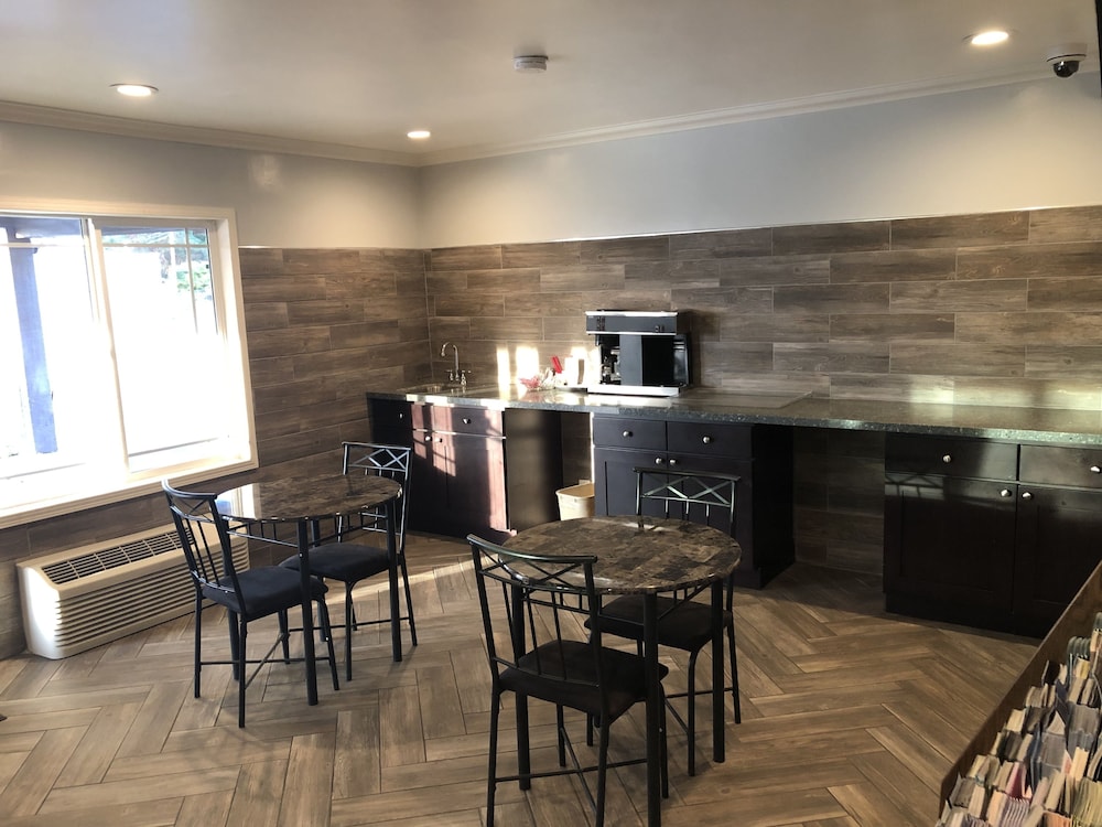 Menifee Inn - photo 12