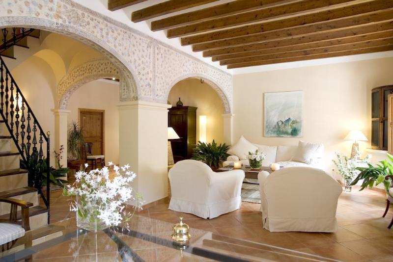 HotelNord - carbon neutral hotel in Estellencs