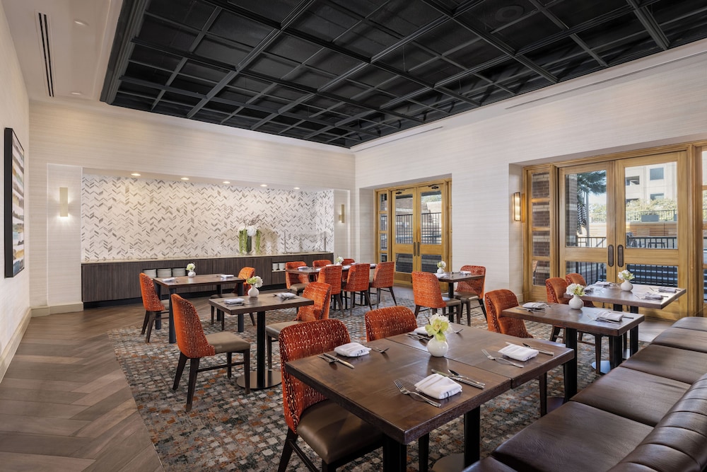 DoubleTree Suites by Hilton Austin Downtown Capitol - photo 34