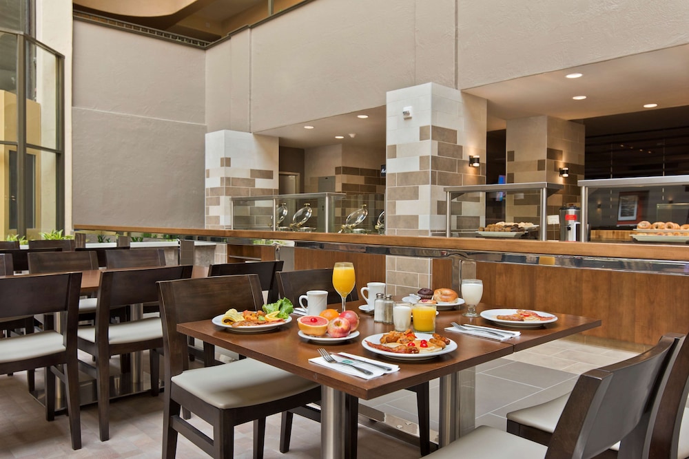 Embassy Suites by Hilton Los Angeles Downey - photo 64