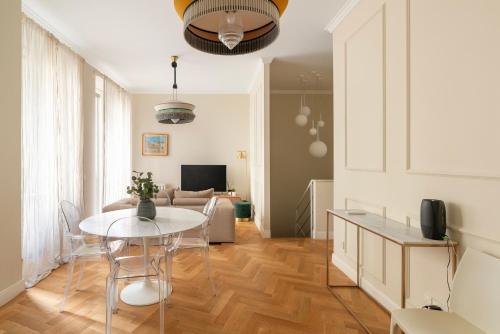 Castore Apartment — 4-Star Luxury Hotel in Milan, Italy