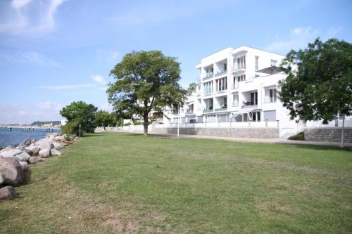 Ostseeresidenz Sassnitz WG 18 mit Kamin Sauna Terrasse Meerblick — Ostseebad Sellin — photo 2