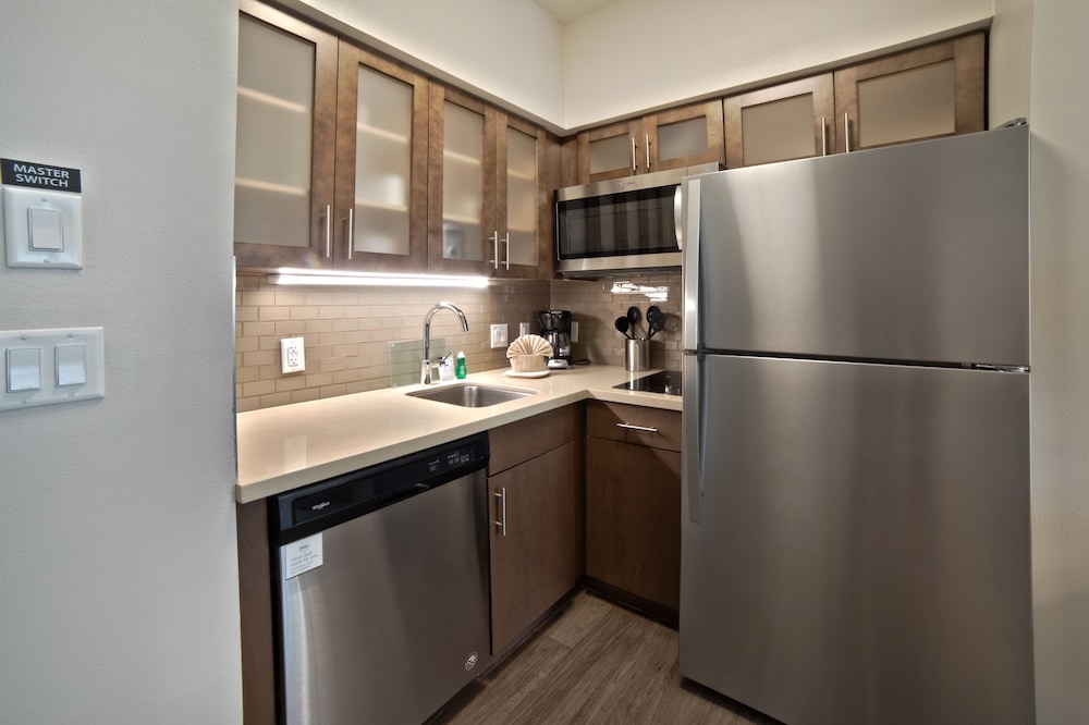 Staybridge Suites Houston Humble Beltway 8 E by IHG - photo 15