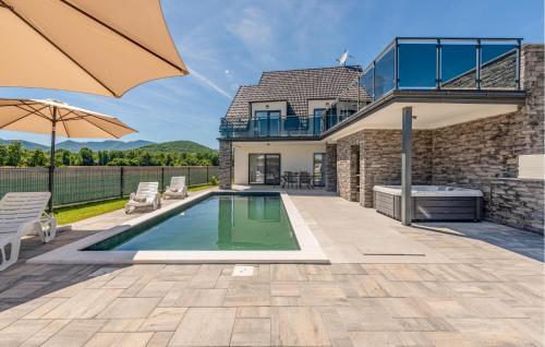 Gorgeous Home In Debelo Brdo With Sauna — 4-Star Luxury Hotel in Gospic, Croatia