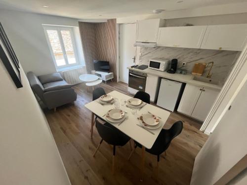 Le Petit Cosy — hotel in Dole